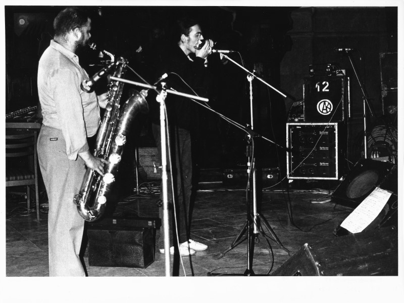 Saxumi_ 03_11_1989_Michaeliskirche_Benefizkonzert_Foto_Bernd_Heinze.jpg